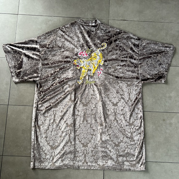 EMBROIDERED VELVET KIMONO JACKET BY GYPSY HEARTS - Picture 5 of 7